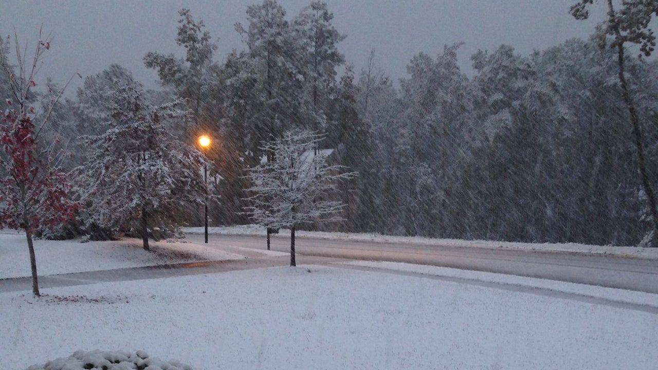 Snow Falls on the South Thousands Without Power in South Carolina