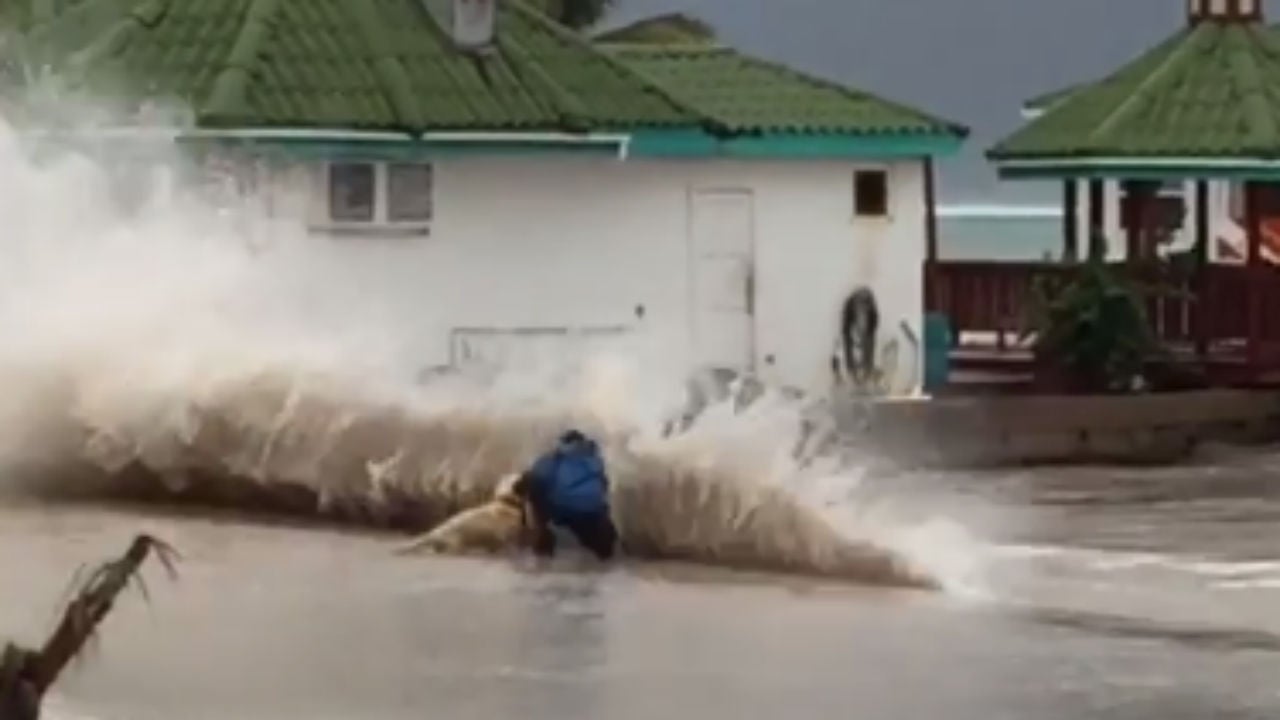 Hurricane Earl Plows Through the Caribbean, Makes Landfall in Belize (PHOTOS)