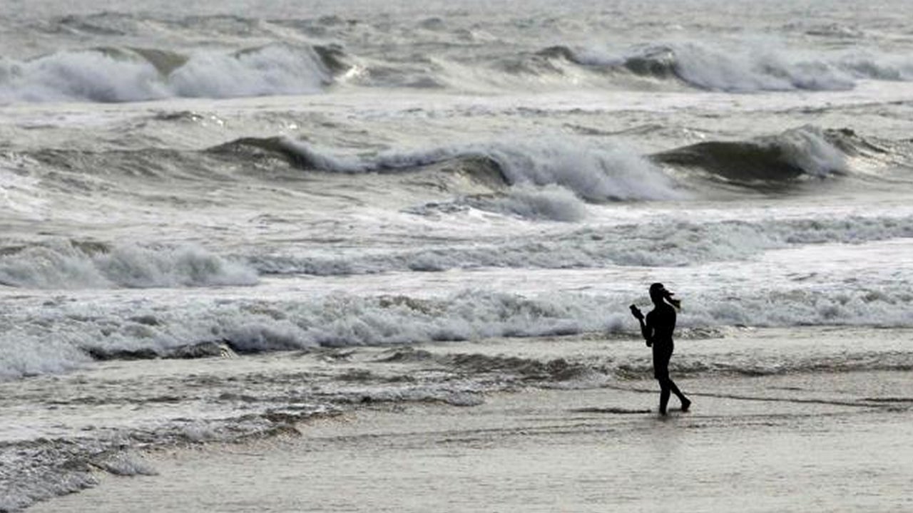 Odisha, Andhra Pradesh in India Brace for Impacts from Cyclone Hudhud 