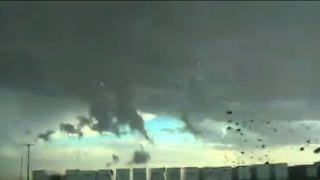 Thunderstorms Erupt Over Texas, Kansas, Oklahoma and Nebraska