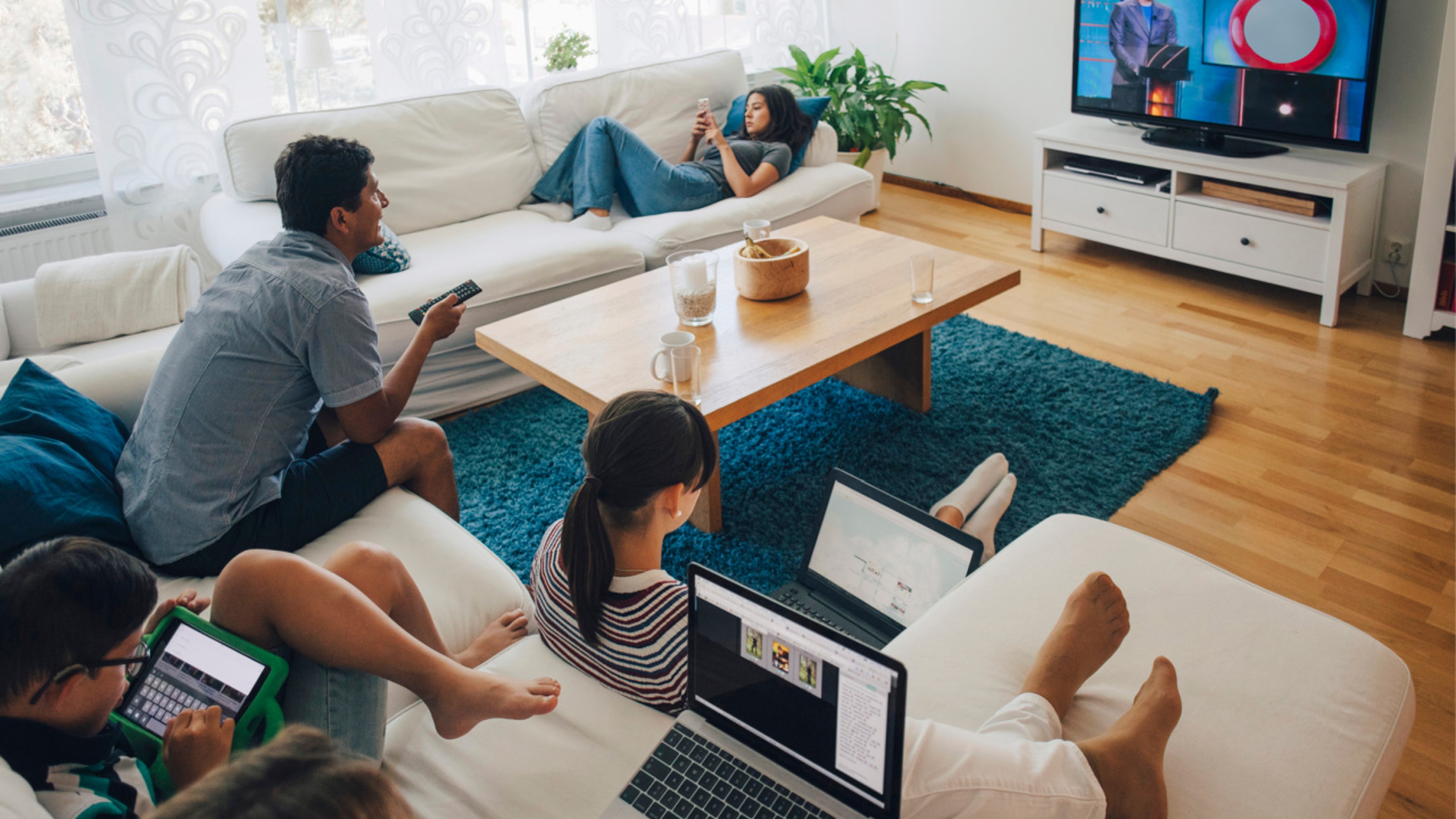 familyonscreens.jpg