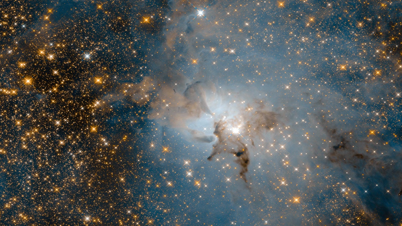 28 Ans Du Telescope Hubble Ses Superbes Cliches D Une Nebuleuse The Weather Channel Articles From The Weather Channel Weather Com