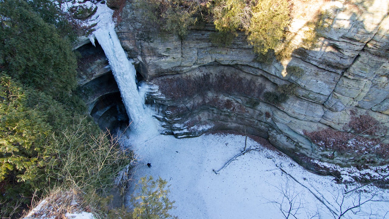 PHOTOS: The Wondrous Icefalls of Northern Illinois