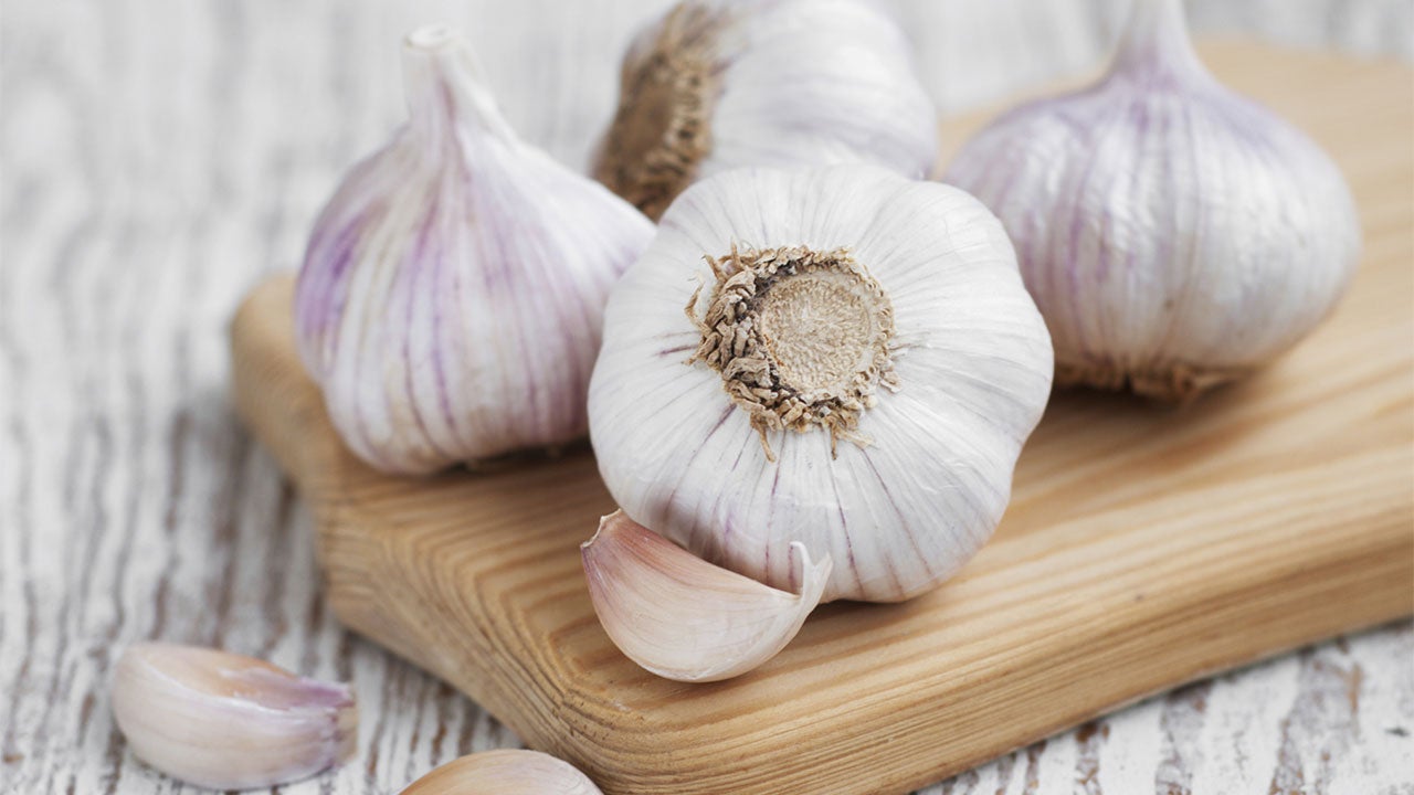 14 Foods to Help Stop Seasonal Allergies