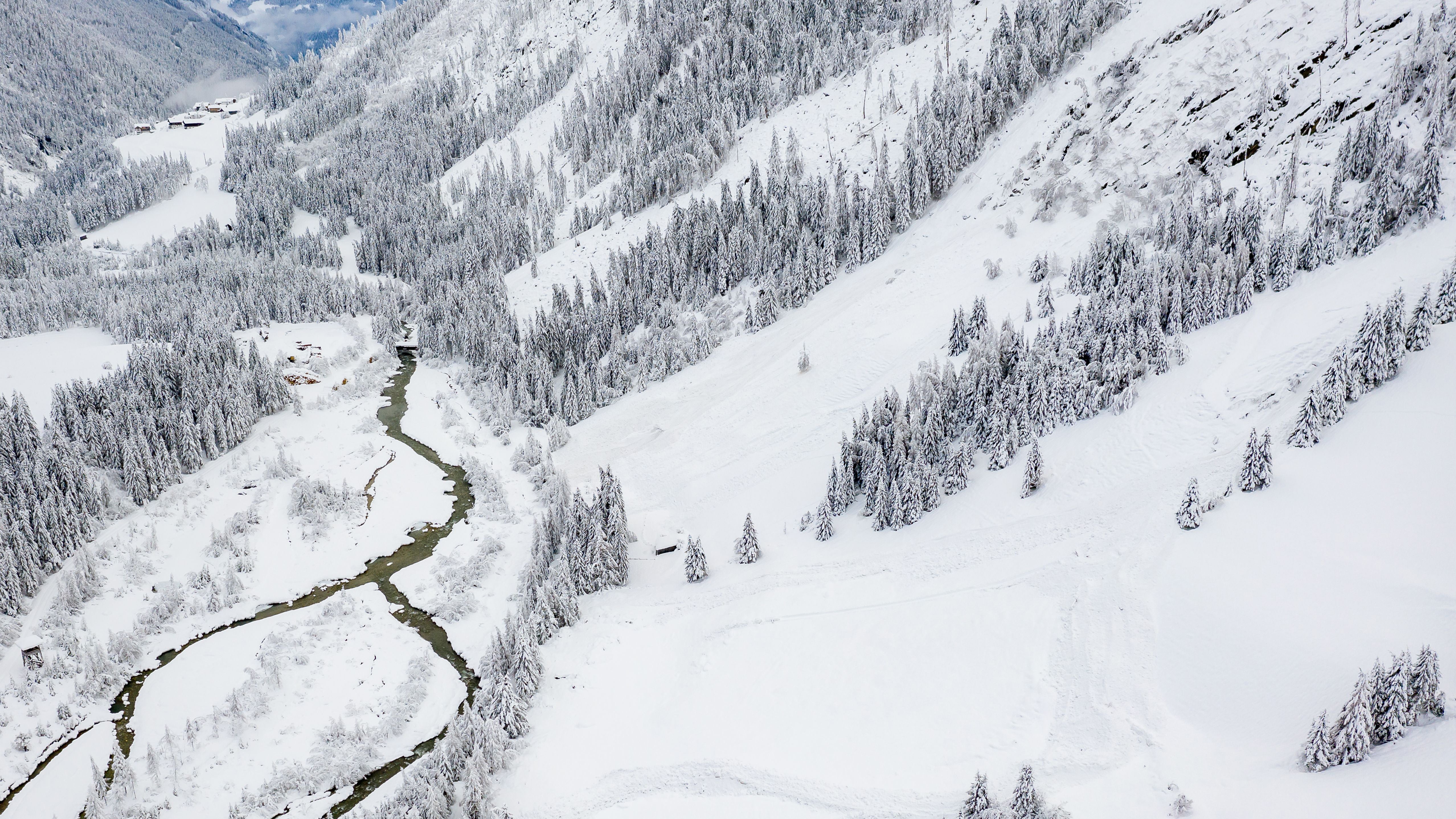 Deadly Winter Storm Causes Floods, Avalanches in Europe (PHOTOS)