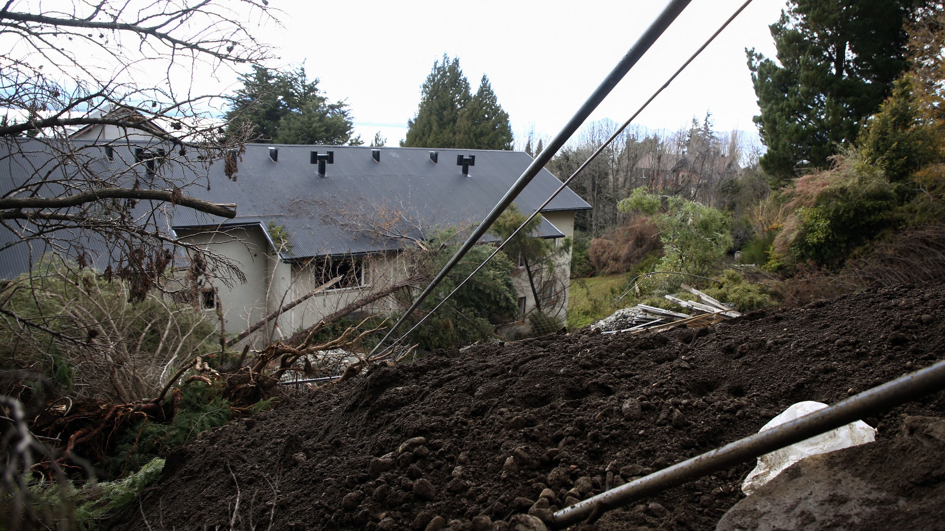 Landslide at Argentina Hotel Kills Three (PHOTOS)