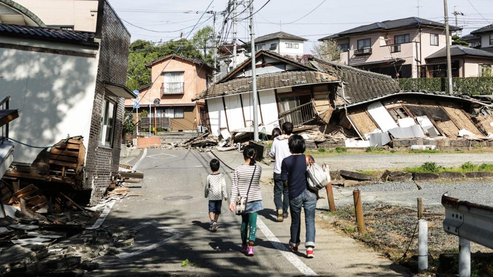 Japan Earthquake Evacuees Search for Shelter as Cold Temperatures Prevail Overnight (PHOTOS)