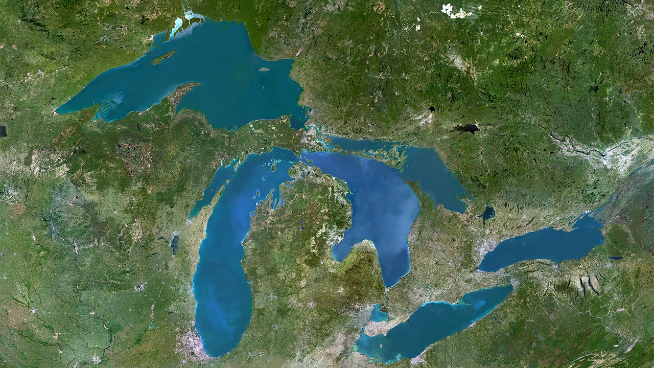 Great Lakes to See Erratic Snowfall Totals, Wide Water Level Swings as Global Warming Continues, Study Says Great Lakes to See Erratic Snowfall Totals, Wide Water Level Swings as Global Warming Continues, Study Says