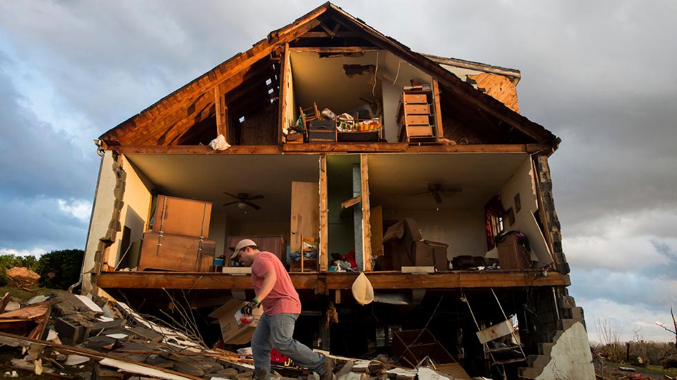 Tornado Outbreak Kills at Least 7; More Than Two Dozen Twisters