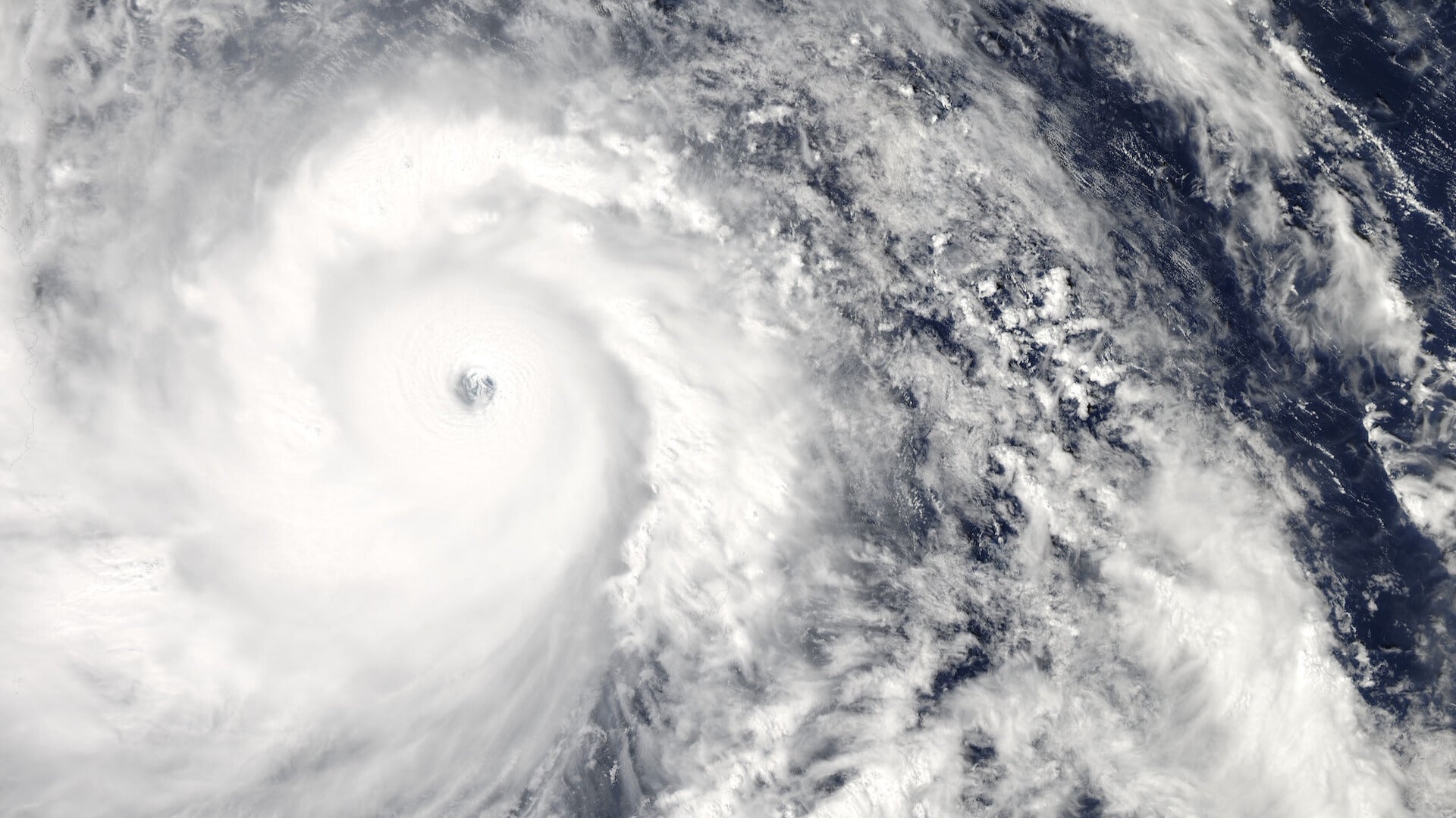 haiyan_amo_2013311_lrg.jpg