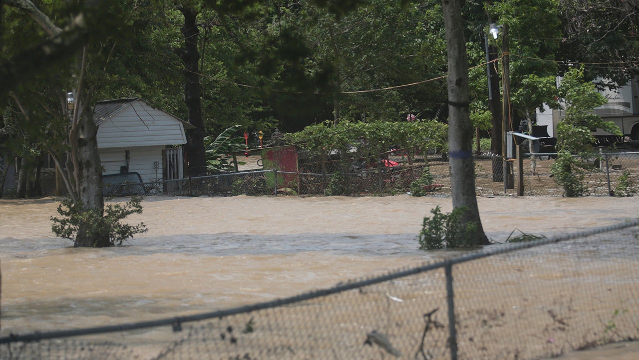 harris-county-TX-flood-5may24-AP.jpg