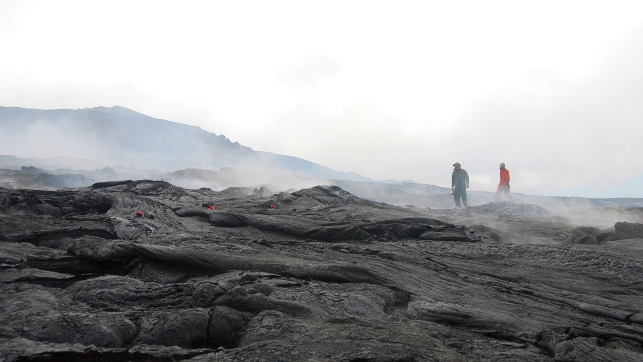 Hawaii Lava Flow Advancing Toward Pahoa Market | The Weather Channel