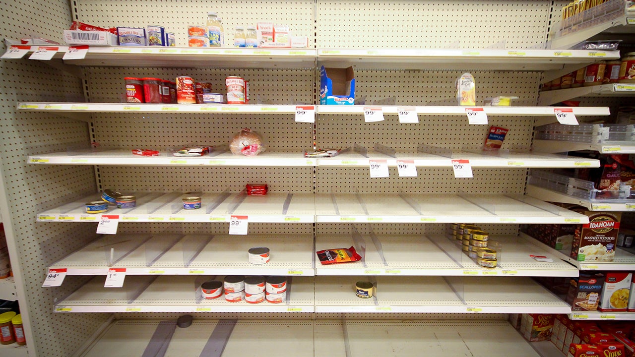 Hurricane Matthew: Prepping For the Worst (PHOTOS)