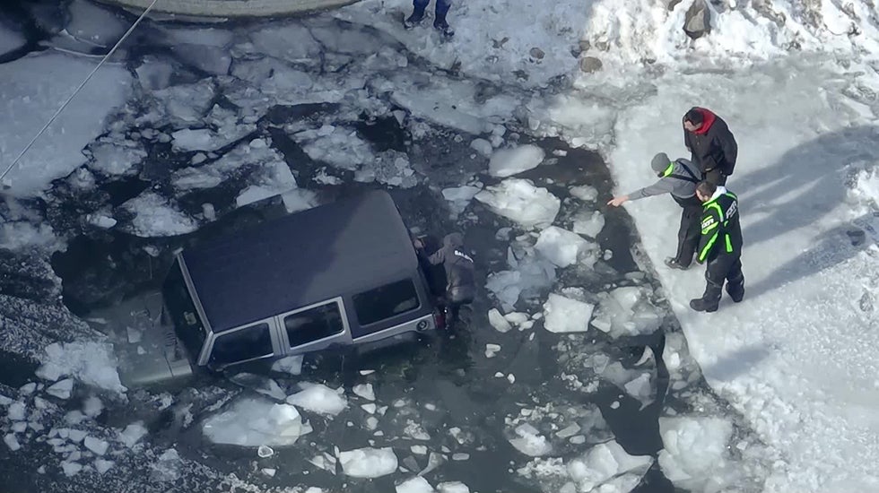 2 YEAR OLD GIRL AND FATHER TAKEN BY ICE IN MINNEAPOLIS visual data 8