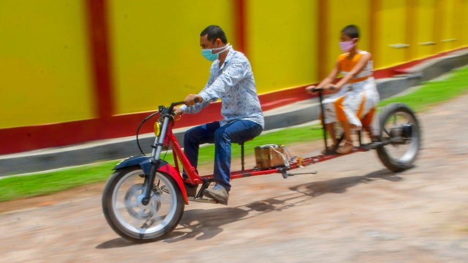 Fast and Cautious Man From Tripura Creates Physical Distancing 'COVID