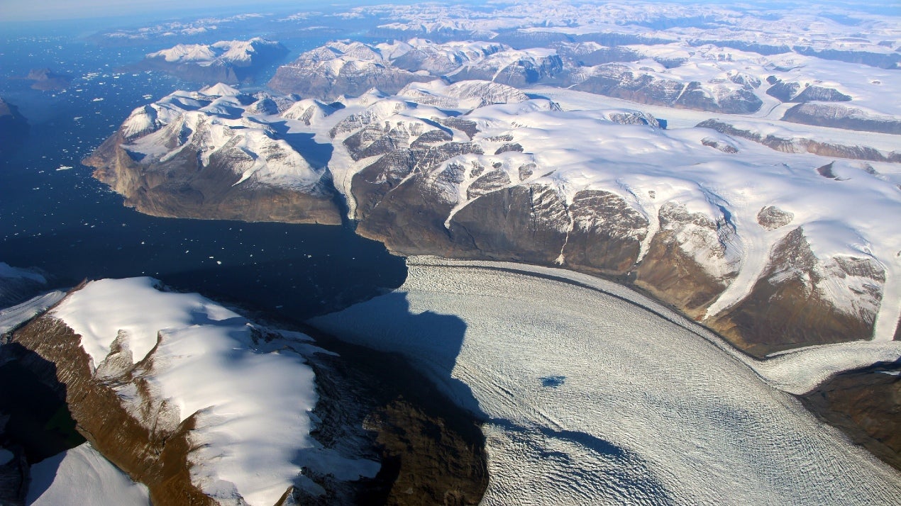 SciSimplified Greenland’s Summit Sees Rain for First Time in Recorded