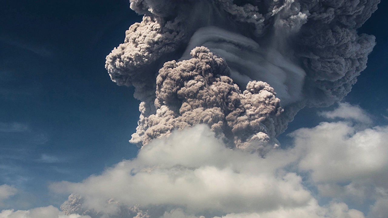 Indonesia Volcano Sends 3 Mile Plume of Ash Into the Sky (PHOTOS)