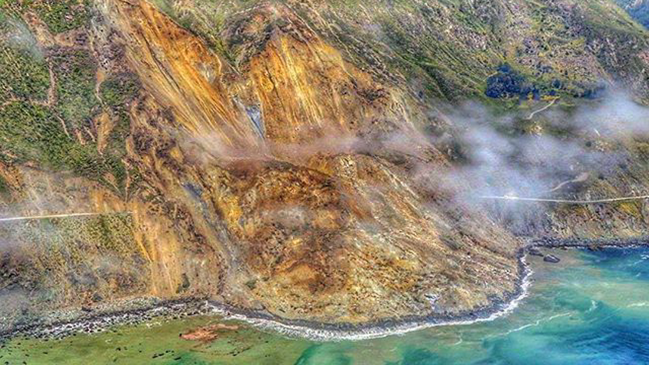 Landslide Buries California's Pacific Coast Highway (PHOTOS) The