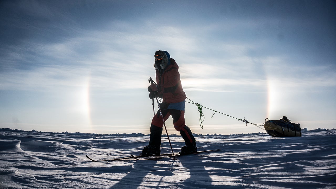 Polar Adventurer Treks to the North Pole Before it Disappears (PHOTOS)