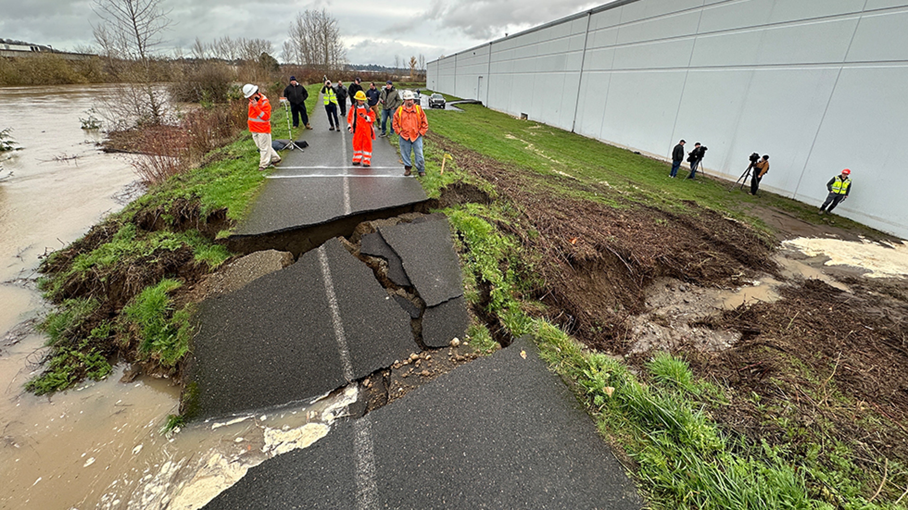 Neighborhoods Ordered To Evacuate After Levee Failures