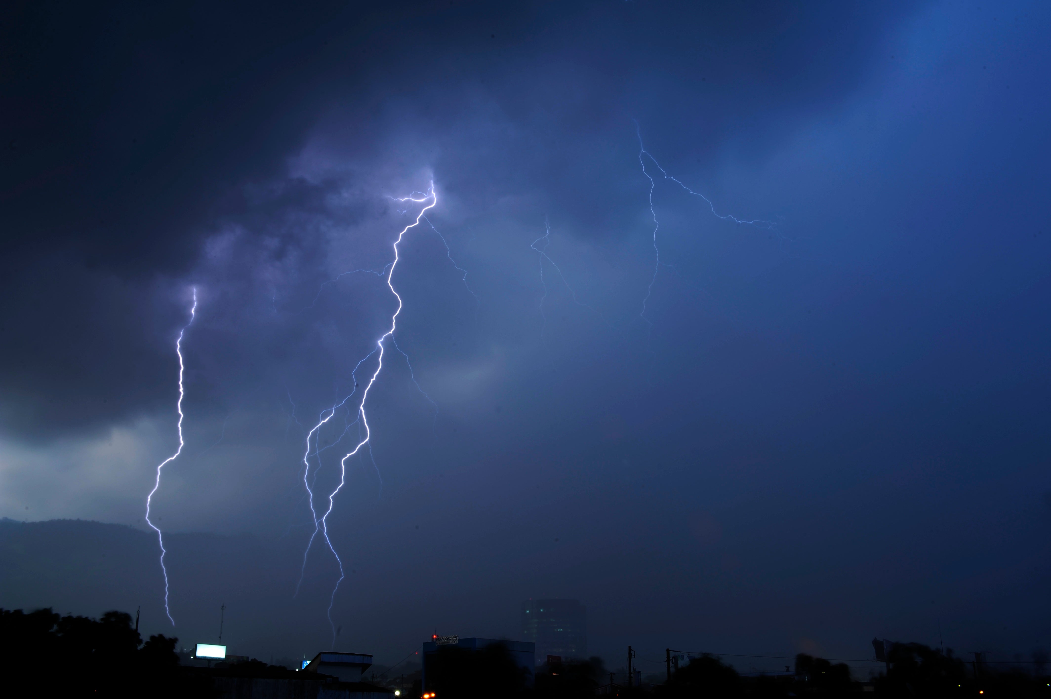 Houston Roofing Worker Struck by Lightning The Weather Channel