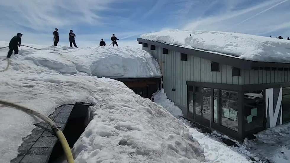 Homes Exploding, Collapsing Under Unmelted Snow - Videos from The ...