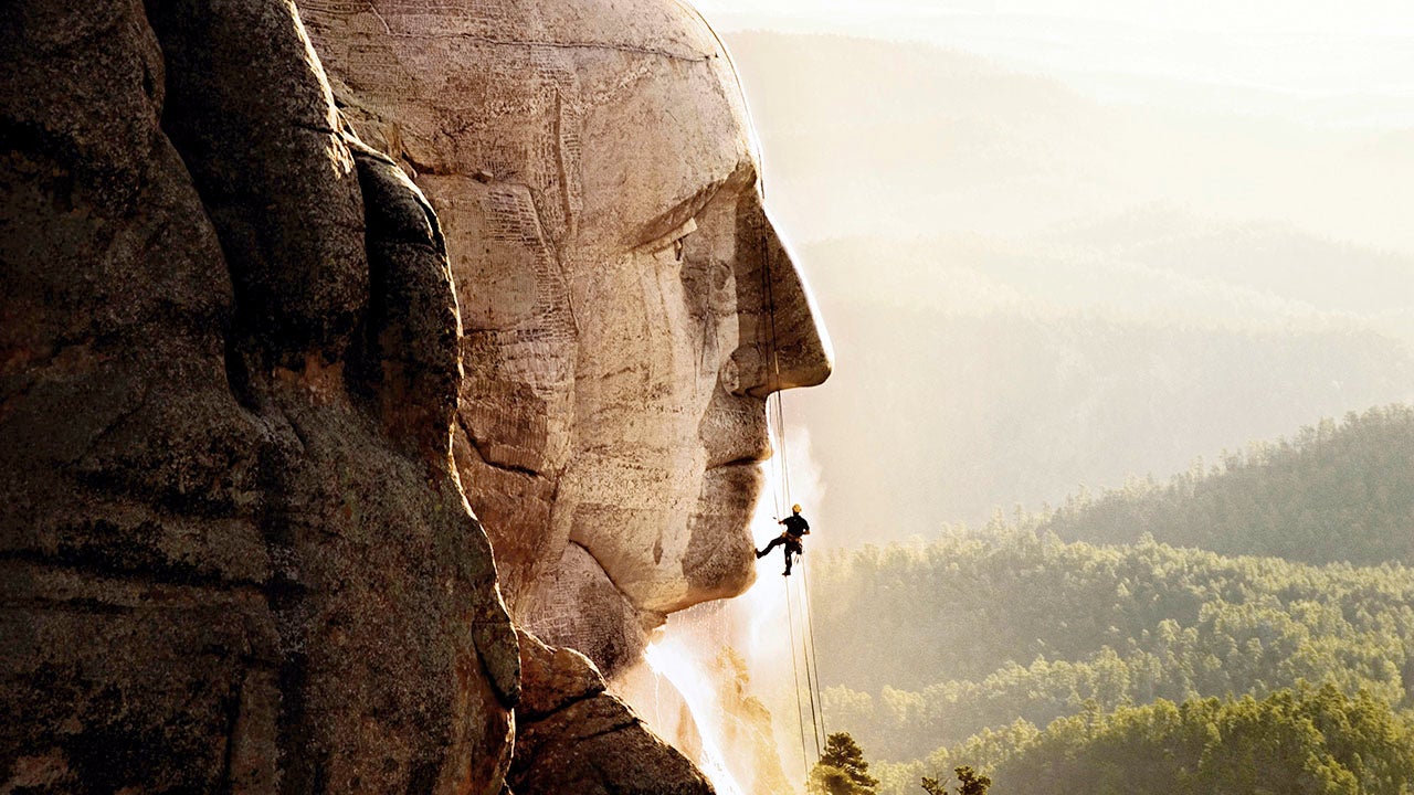 Meet the Man Who Cleans the World's Monuments (PHOTOS)
