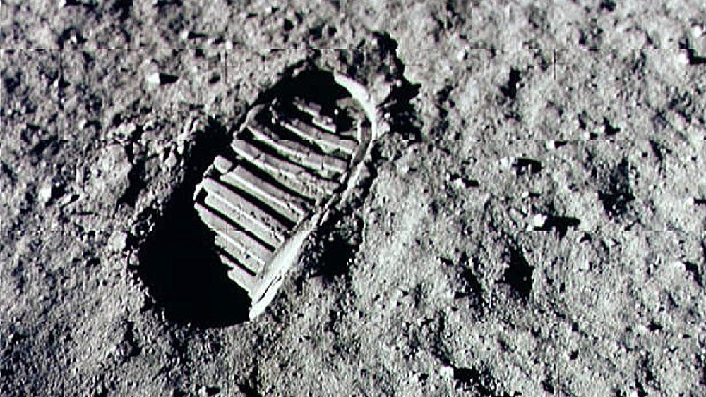 moonfootprint.jpg