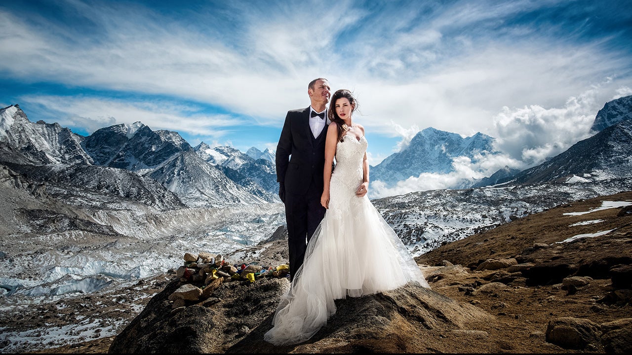 Couple Trains a Year for Epic Mount Everest Wedding (PHOTOS)