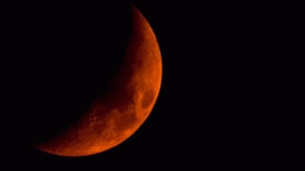 No, Mars Won't Look as Big as the Moon This Weekend