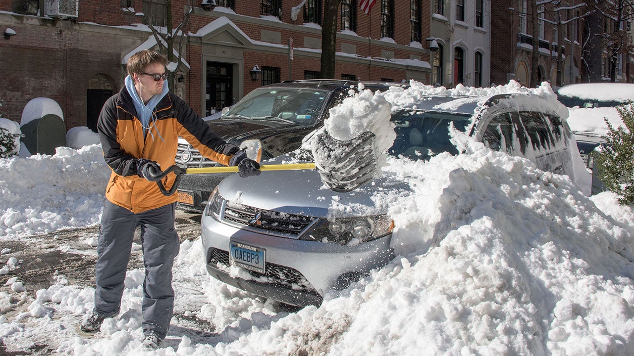 Winter Storm Jonas At Least 50 Dead, Economic Impact May Top 850(01)