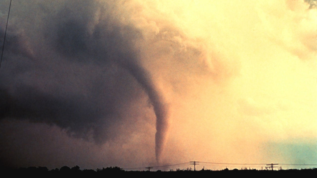 Can You Tell the Difference Between a Tornado and a Landspout?