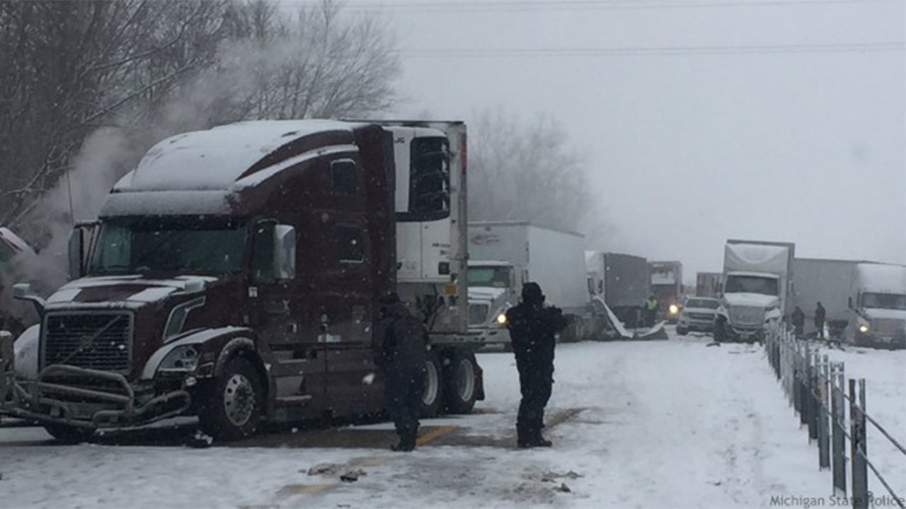 29Vehicle Pileup Shuts Down Interstate 94 near Hartford, Michigan