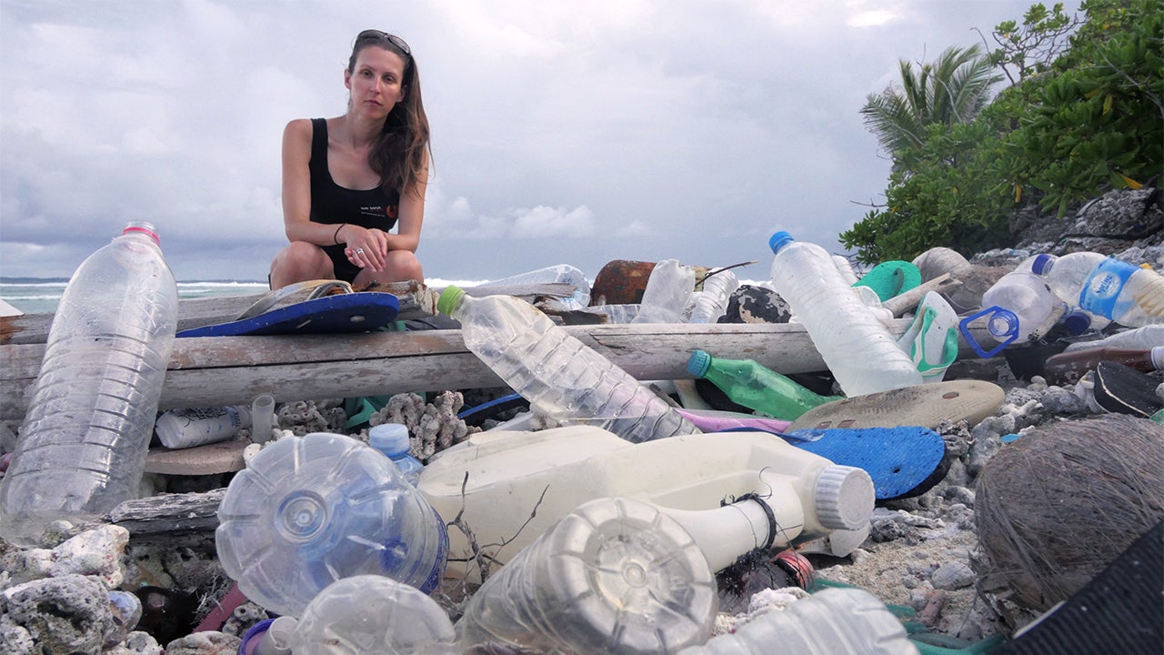 Australia's Cocos Islands Home to More Than 414 Million Pieces of Plastic Pollution, Including 977,000 Shoes Australia's Cocos Islands Home to More Than 414 Million Pieces of Plastic Pollution, Including 977,000 Shoes
