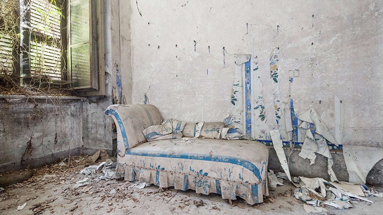 Eerie Photos of Abandoned Buildings Left to the Elements