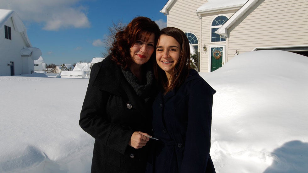 Buffalo Mom, Karen Rossi, Writes Goodbye Notes While Trapped Inside Snow-Buried Car