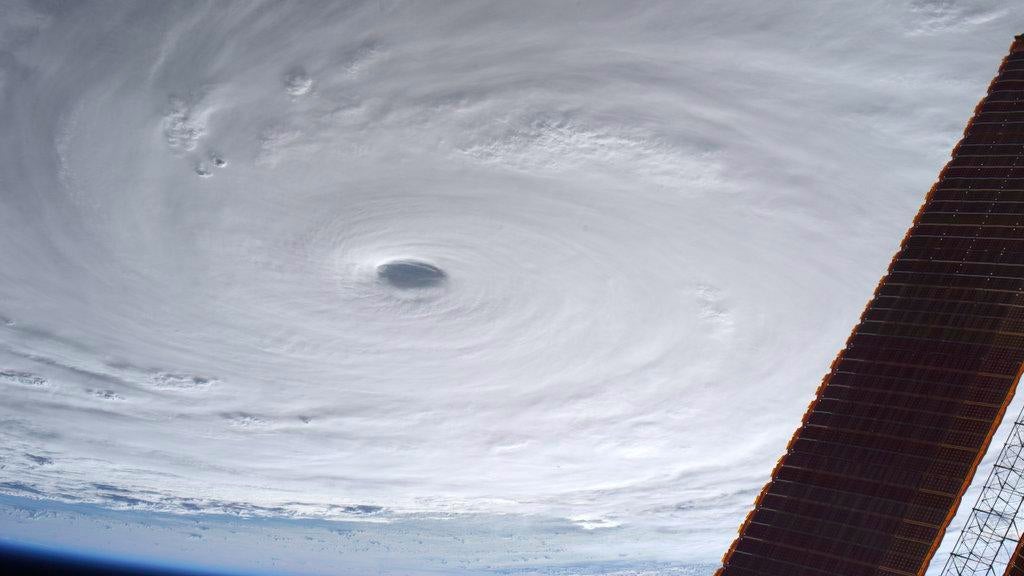 nguyenlu　SounDroid Typhoon Spectacular Satellite Images of Powerful Typhoon Soudelor