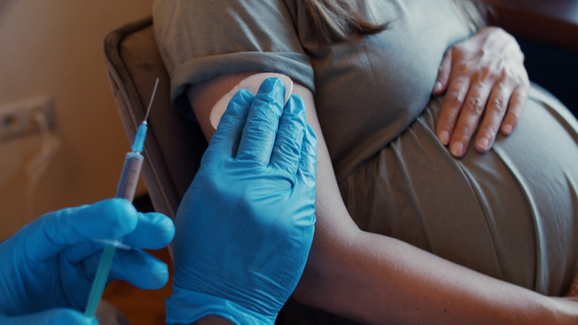 Should You Get A Flu Shot If You&rsquo;re Pregnant?