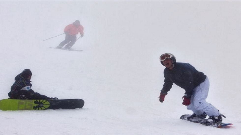 Snowboarders More Injury-Prone Than Skiers: Study