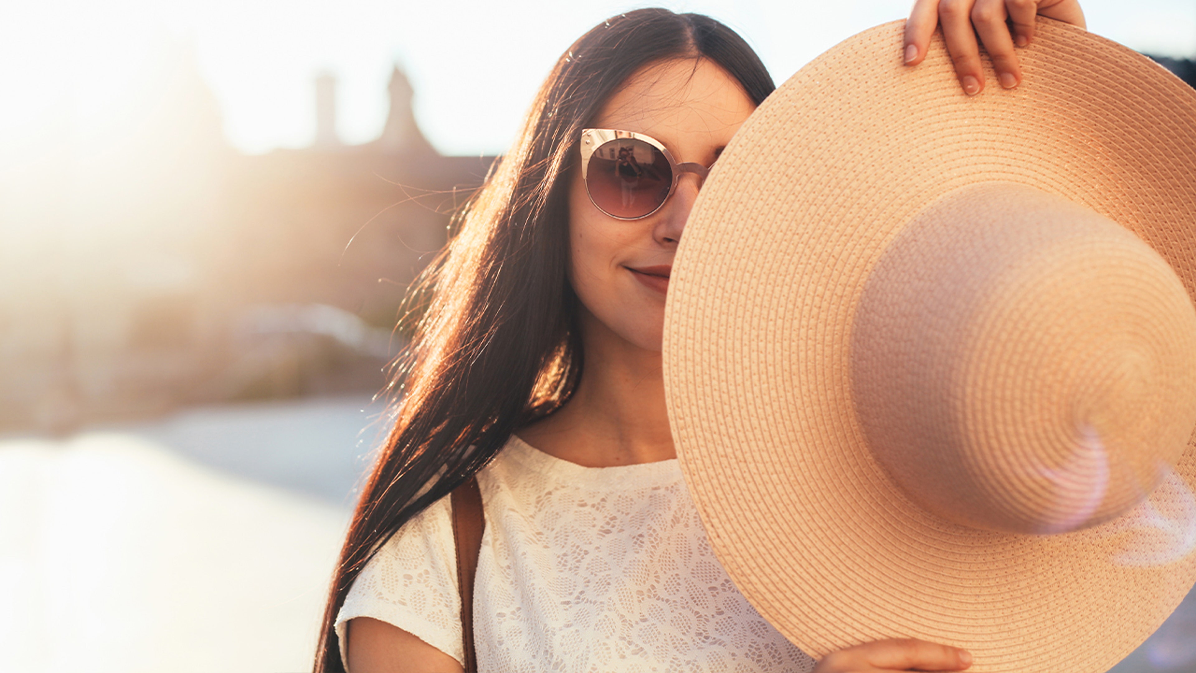 sun-shade-hat-summer-1280x720px-Healthline.jpg
