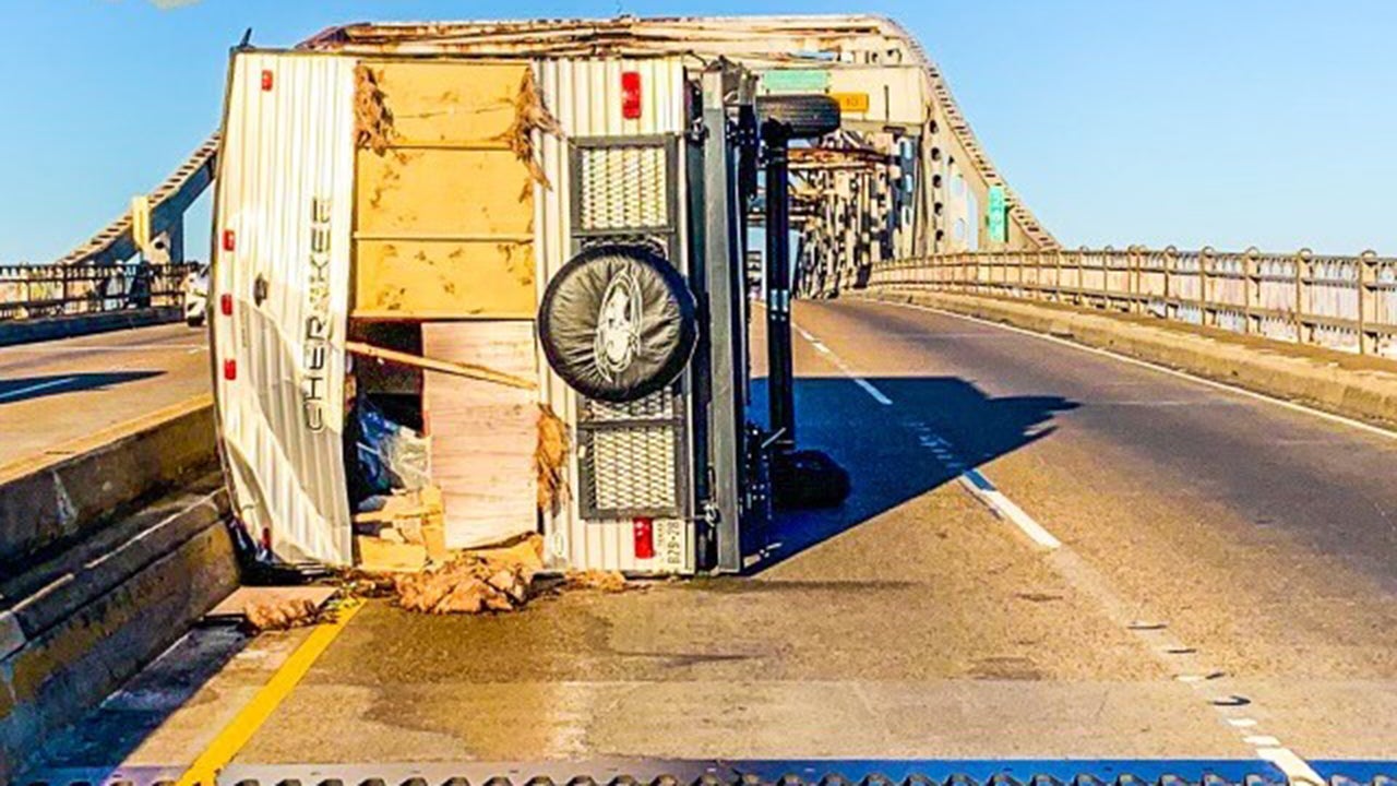 Hurricane Delta Leaves Lakhs of People Without Power in Louisiana