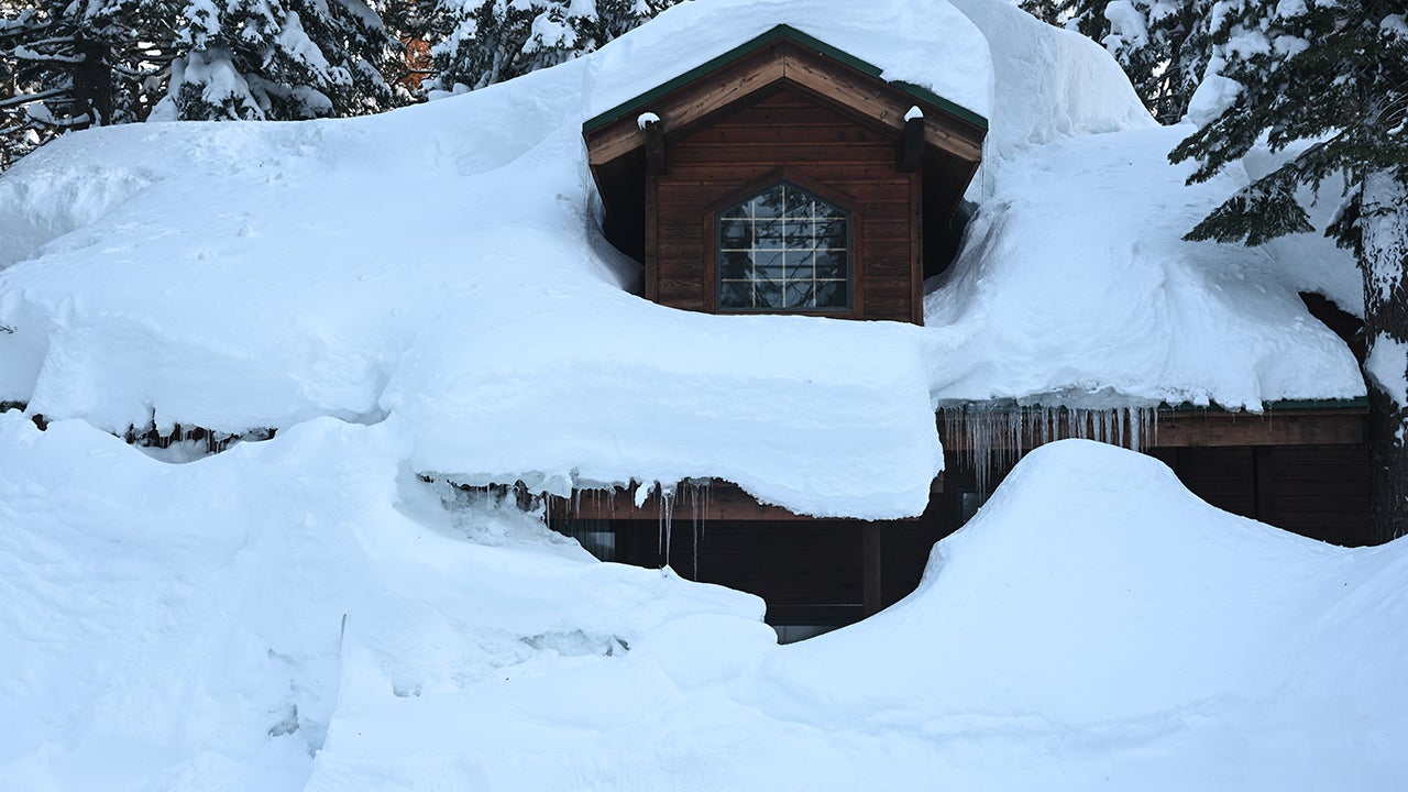 truckee-ca-deep-snow-house-2mar23-Getty.jpg