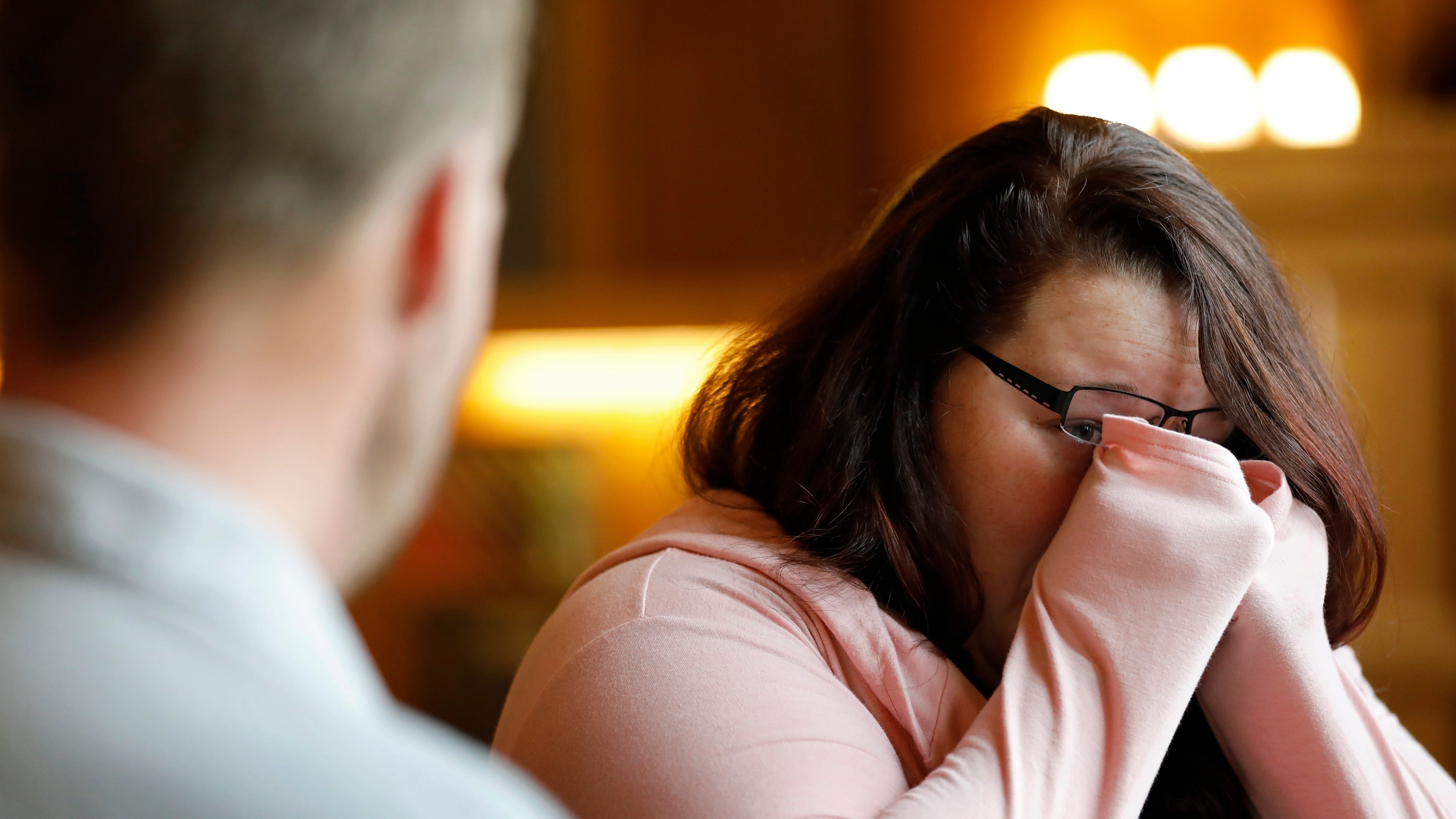 Nach Transplantation Witwe trifft Mann mit dem Gesicht ihres verstorbenen Ehemanns The Nach Transplantation Witwe trifft Mann mit dem Gesicht ihres verstorbenen Ehemanns The