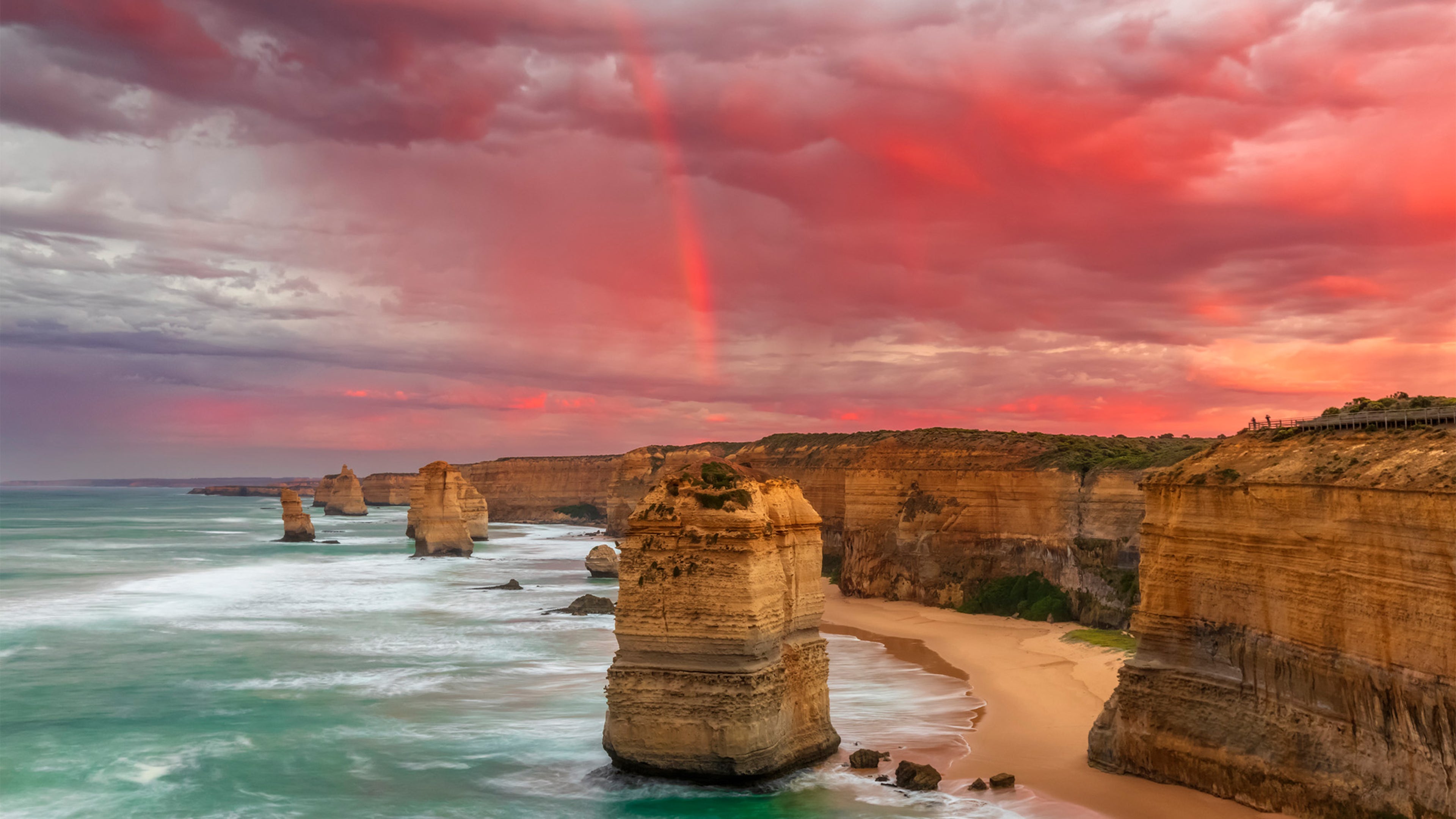 the twelve apostles (rock formations)