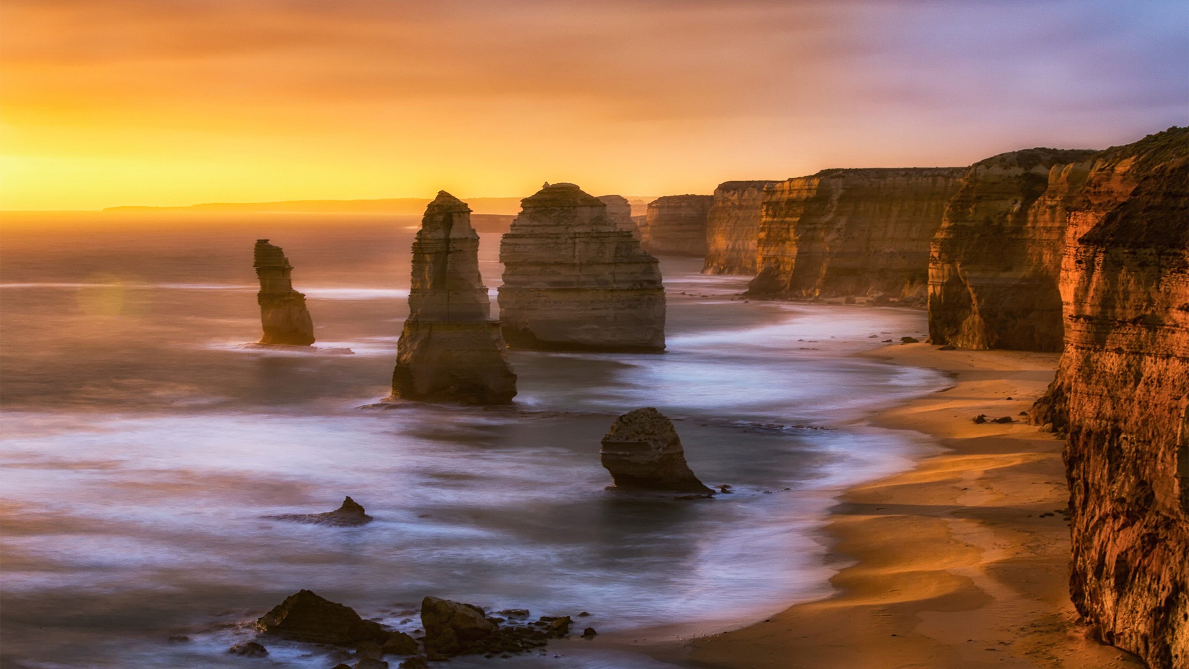 the twelve apostles (rock formations)