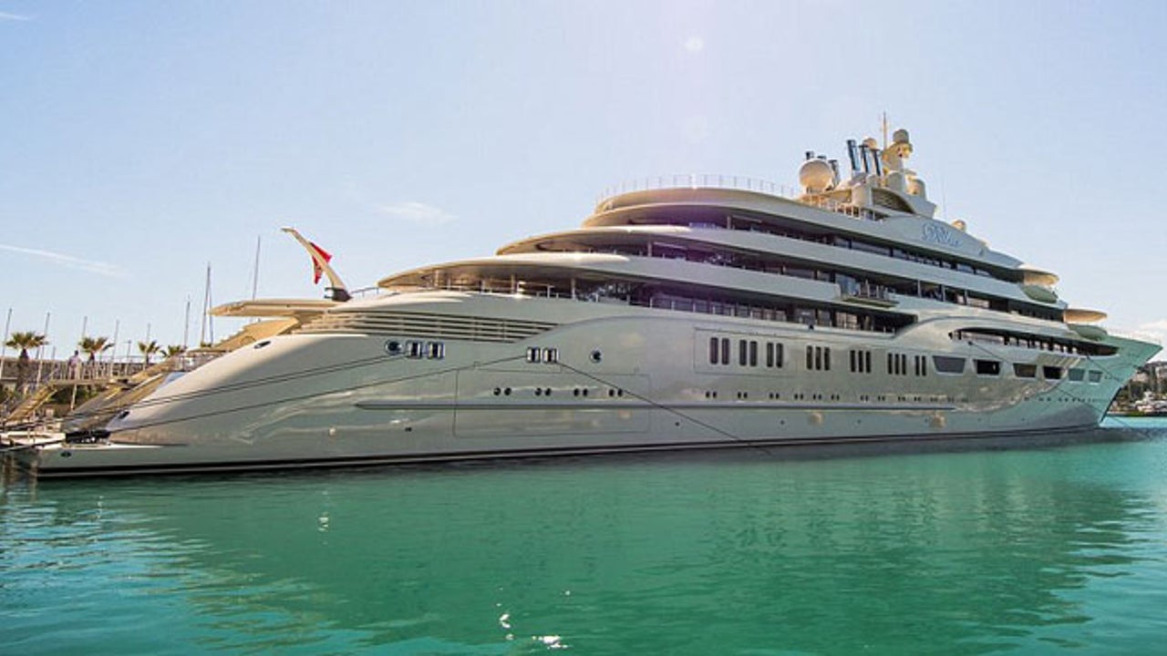 russian mega sailing yacht