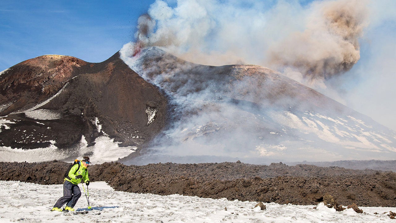 ThrillSeekers Brave the Slopes as Mount Etna Erupts (PHOTOS) The