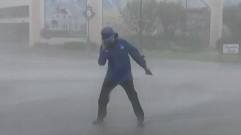 stephanie-abrams-in-the-worst-of-hurricane-delta-videos-from-the-weather-channel