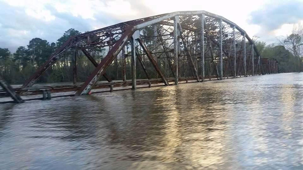 Deweyville, Texas, Completely Cut Off by RecordBreaking Floodwaters; Mandatory Evacuations