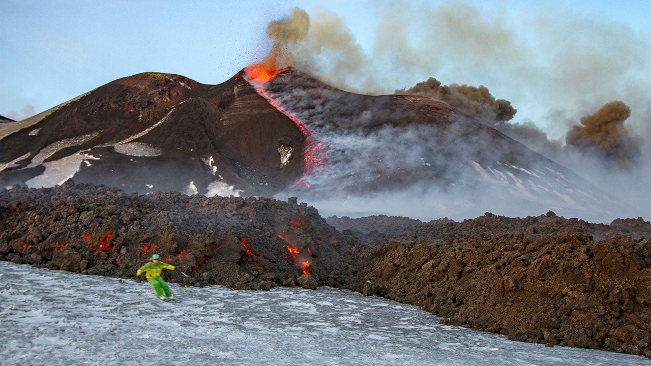 ThrillSeekers Brave the Slopes as Mount Etna Erupts (PHOTOS) The
